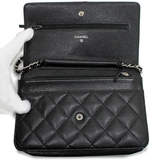 CHANEL シャネル　チェーンウォレット　キャビアスキン