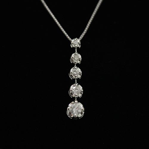 ファイブストーン　ダイヤモンド0.28ct　K18WG　ネックレス