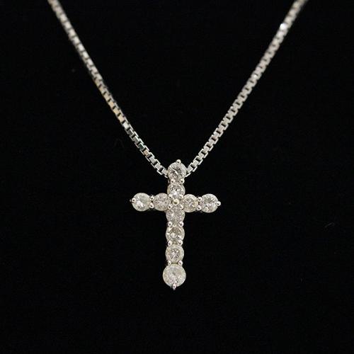 ダイヤモンド　0.5ct　クロス　ネックレス